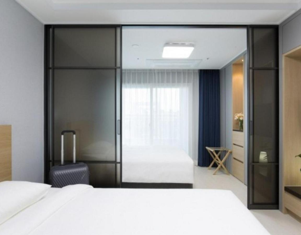 Yeosu Hotel First City Eksteriør bilde