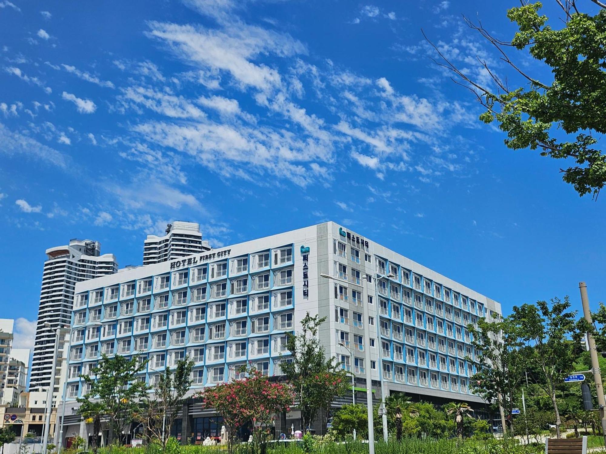 Yeosu Hotel First City Eksteriør bilde
