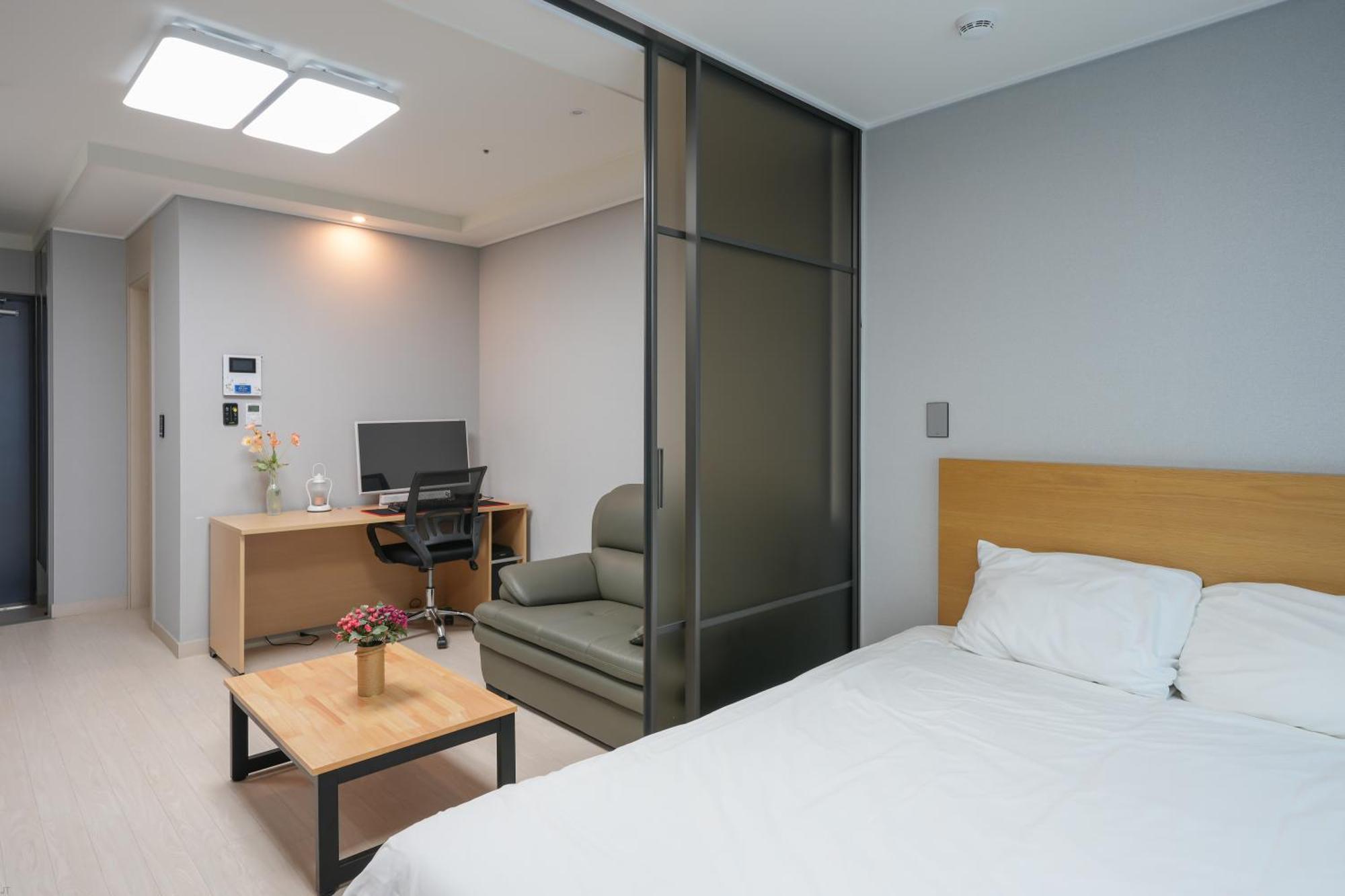 Yeosu Hotel First City Eksteriør bilde