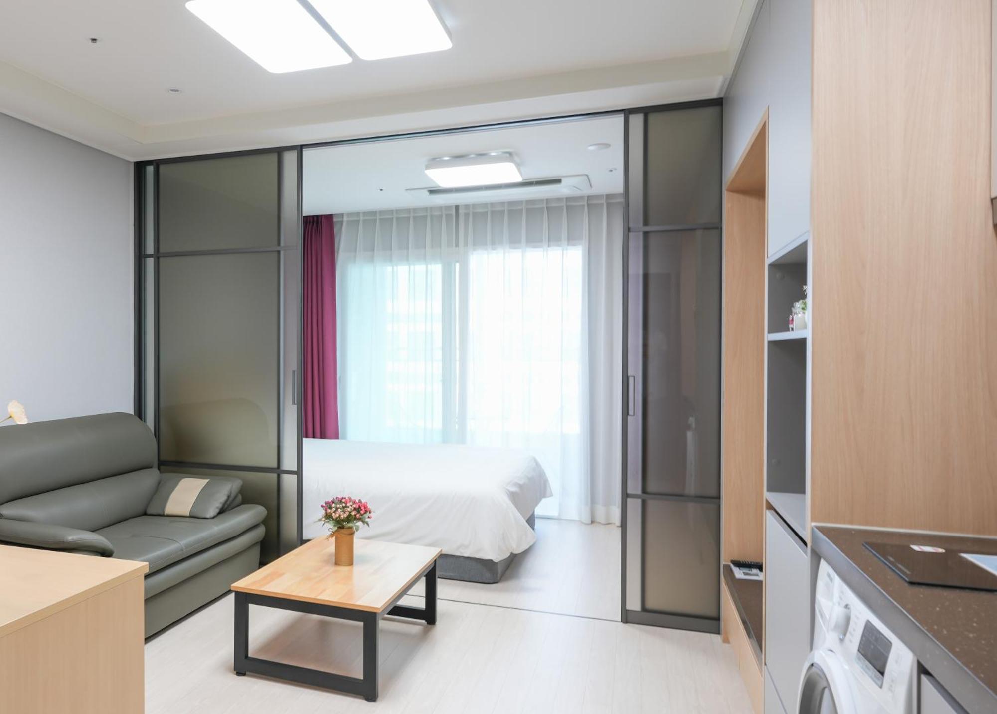 Yeosu Hotel First City Eksteriør bilde