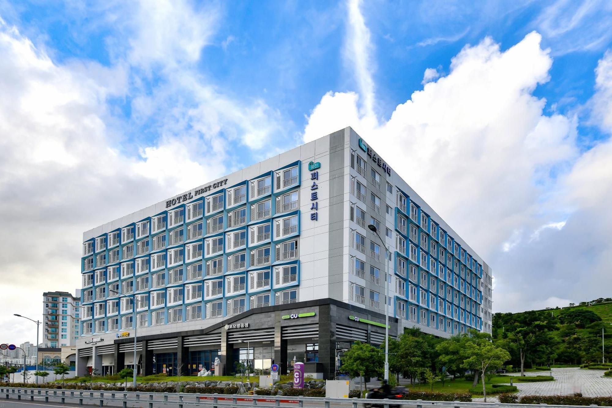 Yeosu Hotel First City Eksteriør bilde